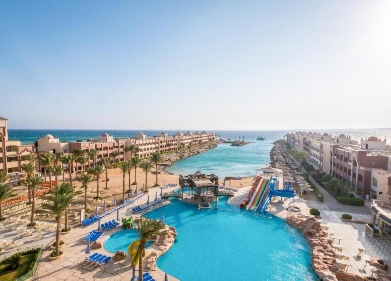 Sunny Days Resort Spa & Aqua Park 4* — хороший вариант для бюджетного отдыха